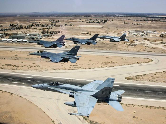 США та союзники завдали 18 авіаударів по ІДІЛ в Сирії та Іраку