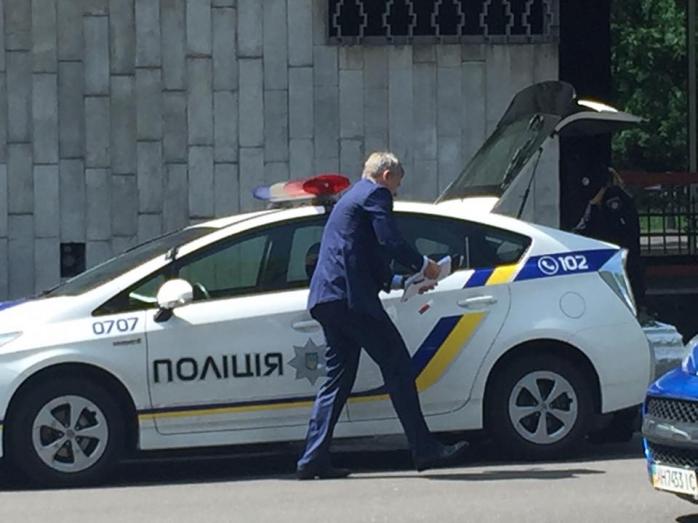 В Киеве патрульные составили протокол и заставили министра перепарковать авто (ФОТО)
