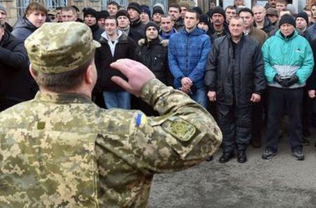 Полторак призначив сімох офіцерів АТО обласними військовими комісарами