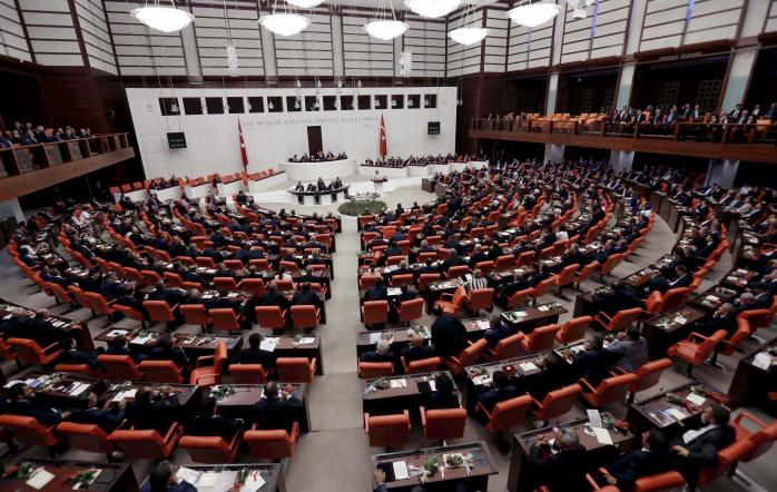 Парламент Турции выразил доверие новому правительству