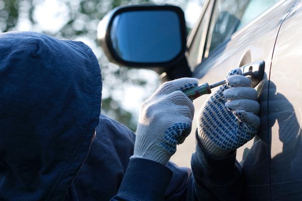 ЗМІ: У Києві в гендиректора телеканалу викрали позашляховик