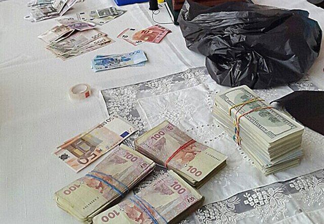 Группу львовских чиновников подозревают в хищении свыше 1 млн грн (ФОТО)