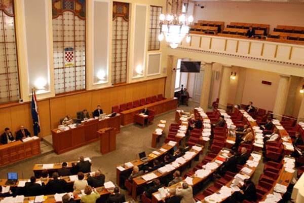 Хорватский парламент проголосовал за самороспуск