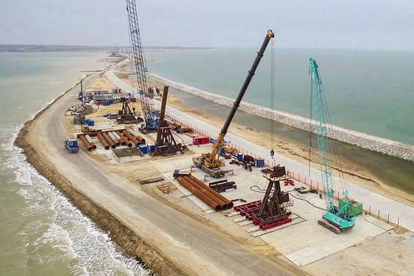 На будівництві Керченського мосту РФ у Криму загинув робітник