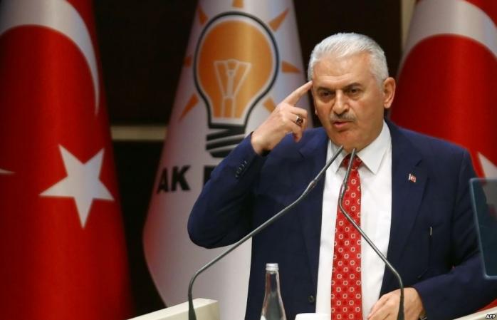 Турецький прем’єр спростував заяву про згоду заплатити РФ за збитий бомбардувальник