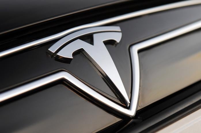 В США началось расследование надежности автомобилей Tesla из-за первого смертельного ДТП