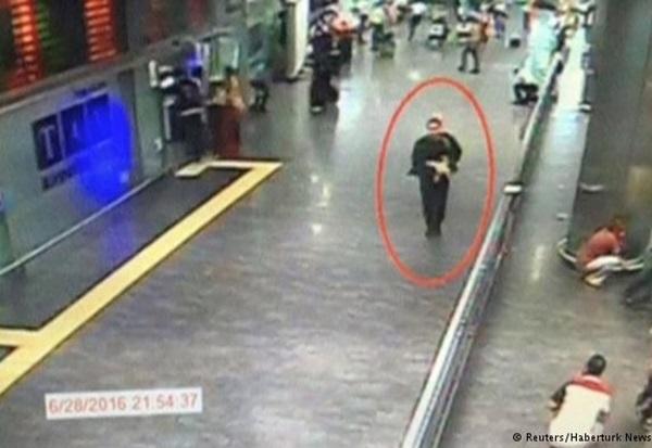 Турецкий суд арестовал 13 обвиняемых в организации теракта в аэропорту Стамбула