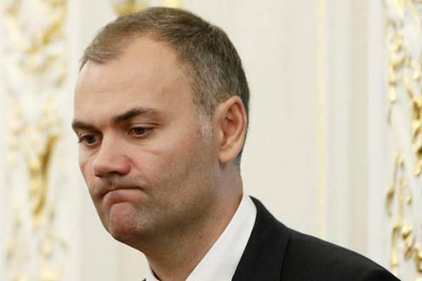 Суд заарештував квартири і авто дружини екс-міністра фінансів Колобова