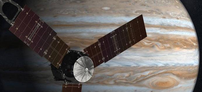 Зонд Juno передал на Землю первый цветной снимок с орбиты Юпитера (ФОТО)