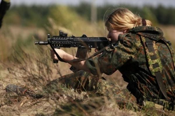 В Україні жінкам дозволили обіймати посади снайперів у ЗСУ