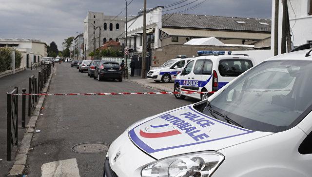 Двое вооруженных мужчин захватили заложников в церкви во Франции