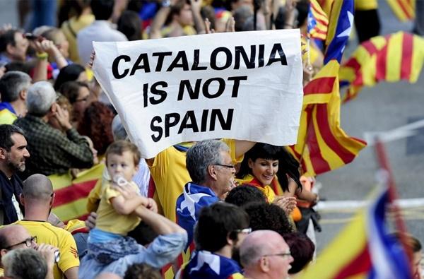 Каталонія налаштована відокремитися від Іспанії без її згоди