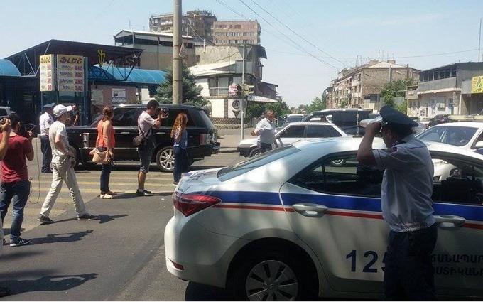 Суд арестовал руководителя группы, захватившей здание полиции в Ереване