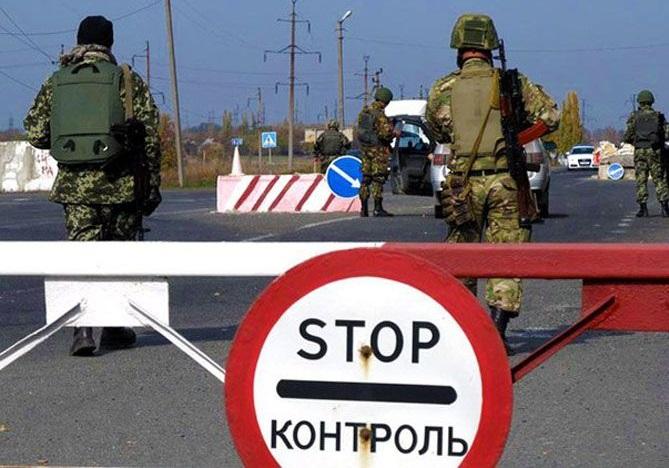На адмінкордоні з Кримом окупанти призупинили пропуск громадян