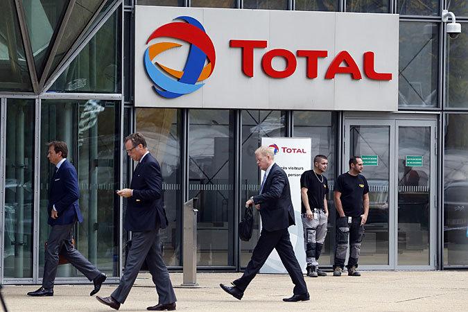СМИ: Французская Total отказалась от проекта по добыче российской нефти и сокращает персонал