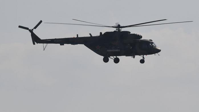 В РФ при посадке загорелся вертолет с 10 людьми на борту