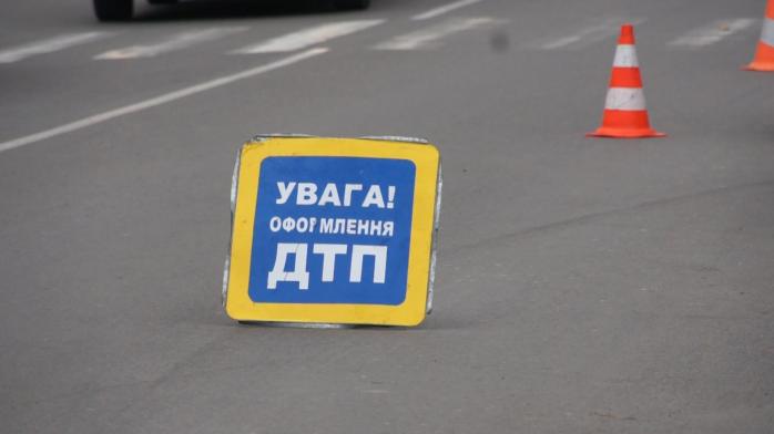 В Николаеве легковушка врезалась в бригаду дорожников, есть жертвы (ФОТО)