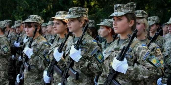 Вице-премьер назвала количество женщин в Вооруженных силах Украины