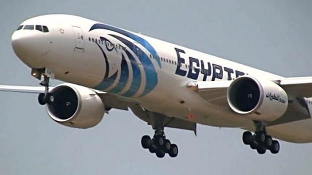 Криміналісти знайшли сліди тротилу на уламках літака Egypt Air, що впав у море — ЗМІ