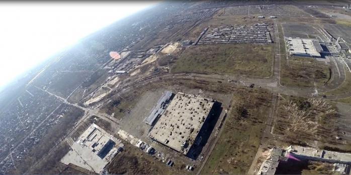 Бойовики розтягують на металобрухт залишки Донецького аеропорту