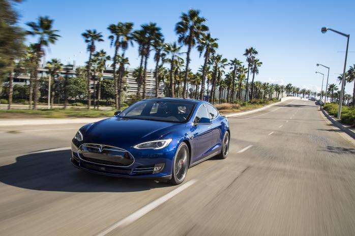 Tesla Motors побила рекорд з продажу електрокарів
