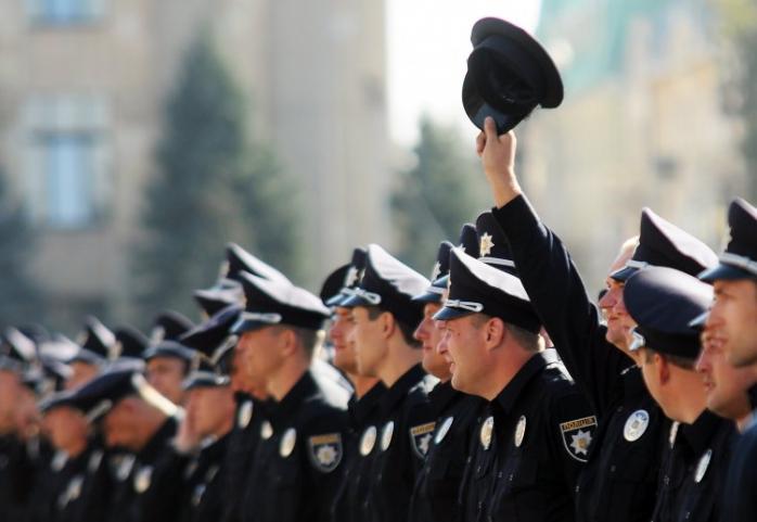 Большинство восстановленных судом полицейских уволились — Деканоидзе