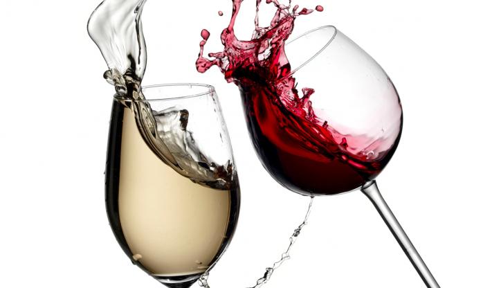 Порошенко підписав закон про скасування ліцензій на оптову торгівлю для виноробів