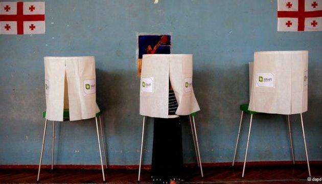 Вибори в Грузії: опозиційна партія Саакашвілі заявляє про фальсифікації та побиття спостерігачів