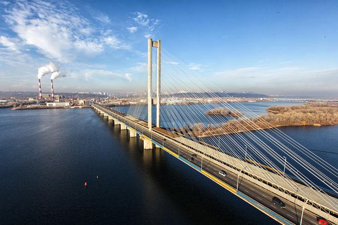 Из-за неблагоприятных погодных условий ремонт Южного моста в Киеве затянется
