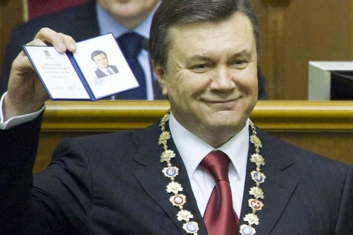 КСУ рассматривает представление о законности лишения Януковича президентства (ВИДЕО)