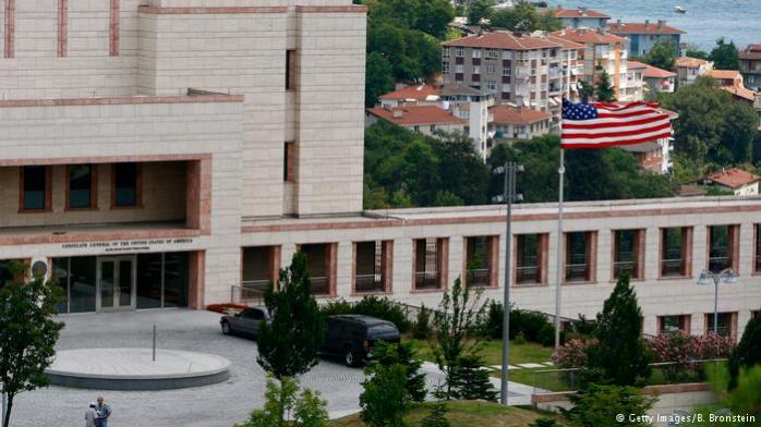 Вашингтон вивозить сім’ї американських дипломатів зі Стамбула