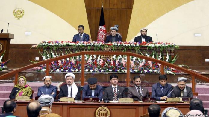 Плохо работали. Парламент Афганистана уволил двоих министров