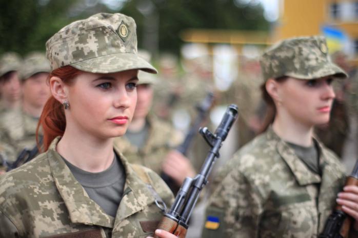В украинской армии увеличили количество должностей для женщин