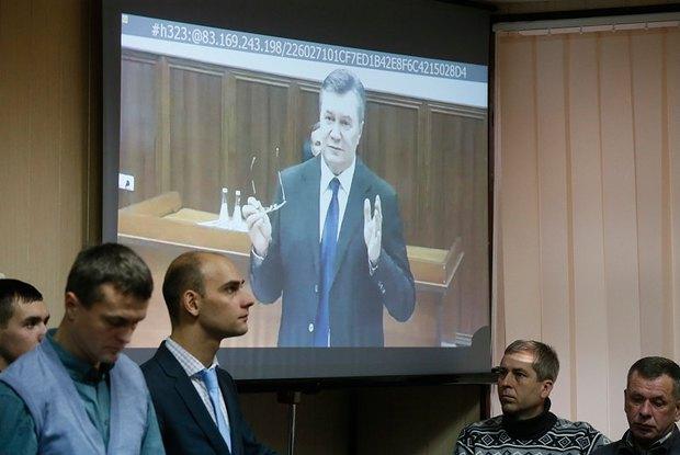 «Ні, не пам’ятаю, не знаю». Все, що потрібно знати про відповіді Януковича в суді