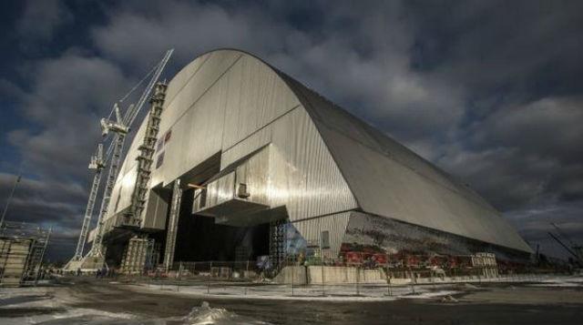 Четвертий реактор ЧАЕС накрили захисною аркою (ФОТО, ВІДЕО)