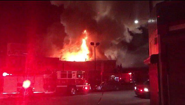 Пожар в клубе Калифорнии унес 9 жизней, судьба 25 человек неизвестна (ФОТО, ВИДЕО)