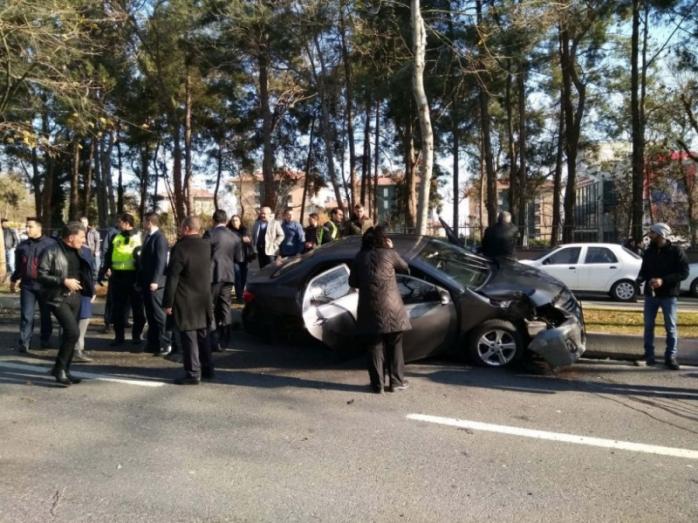 В Стамбуле в ДТП попал кортеж Эрдогана, есть пострадавшие (ФОТО, ВИДЕО)