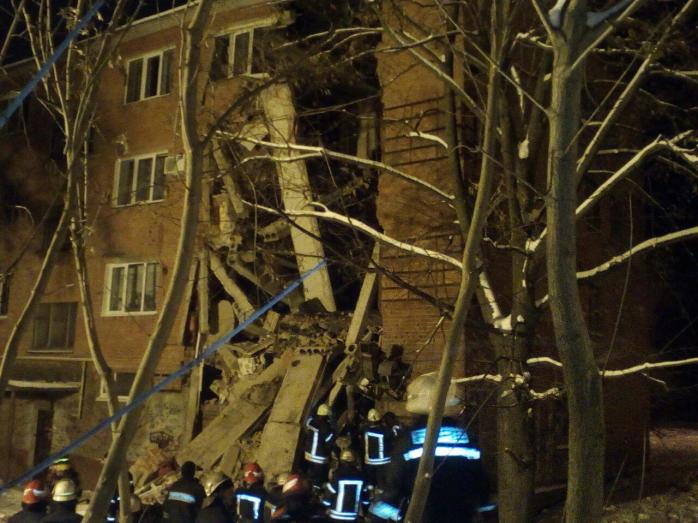 После взрыва в жилом доме в Чернигове в расселении нуждаются 180 человек