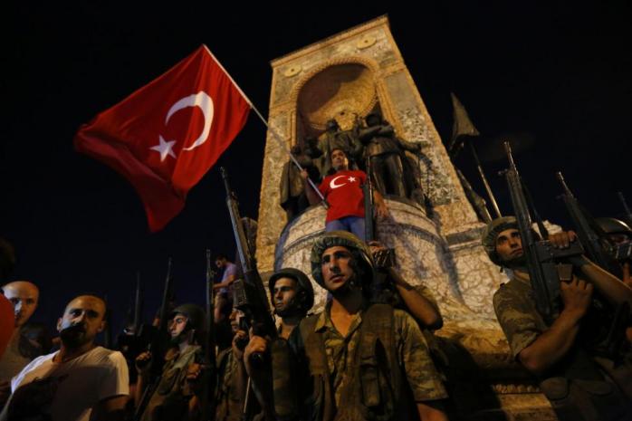 Турецька армія скоротилася на третину після чисток