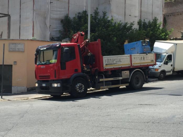 В Риме на праздники запретили ездить грузовикам по центру города