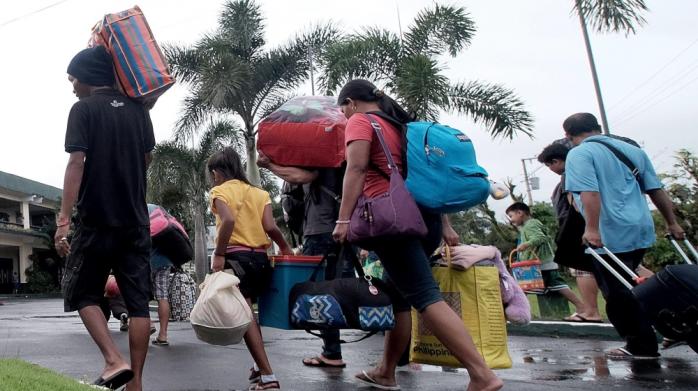 На Филиппинах ожидается огромный тайфун