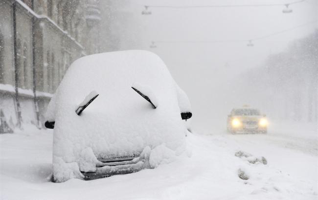 Синоптики попередили про сильні снігопади в Україні