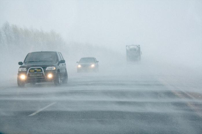 В Одеській області через снігопад закрили всі дороги загального користування