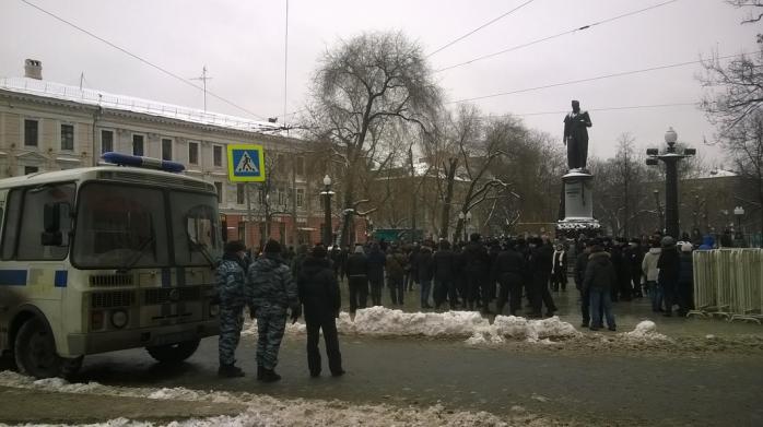 В Москве проходит акция протеста, активистов задерживает полиция (ФОТО)