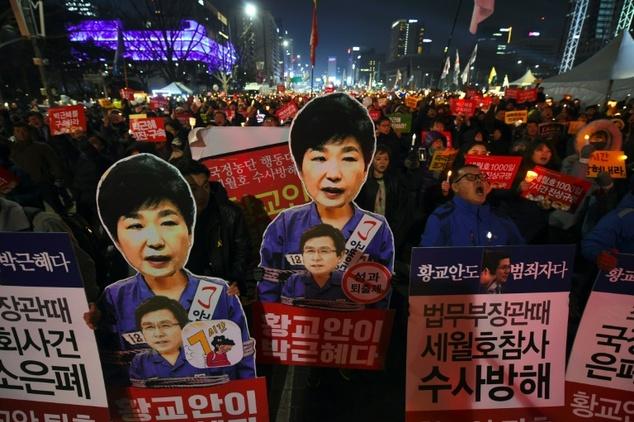 В Сеуле проходит массовая демонстрация с требованием окончательной отставки президента (ФОТО)