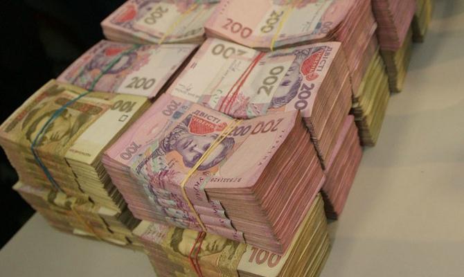 Луганская чиновница премировала себя на 100 тыс. грн