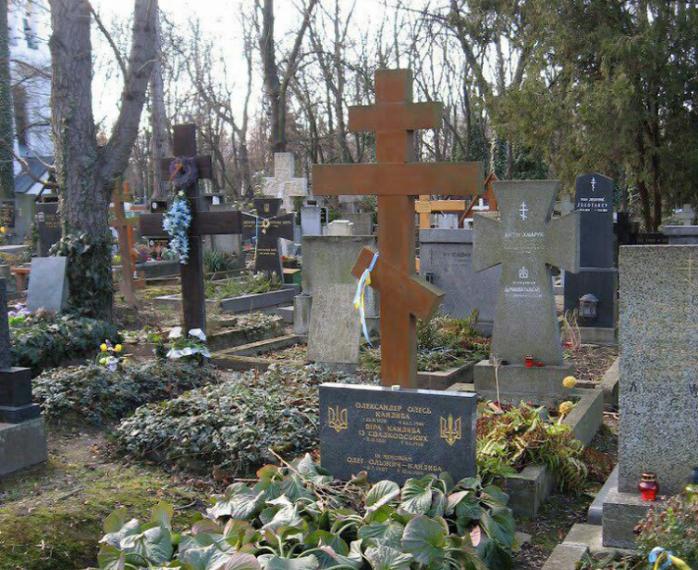 На перезахоронение украинского писателя Олеся выделили 80 тыс. гривен