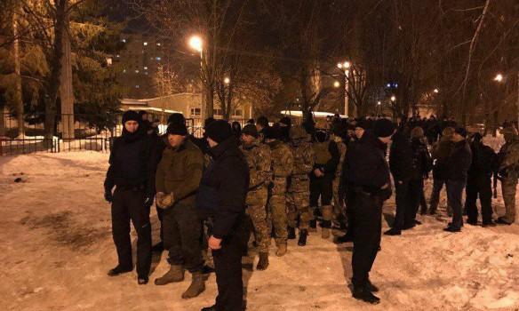Из-за блокады Донбасса стреляли в Харькове, есть раненый и задержанные (ФОТО, ВИДЕО)