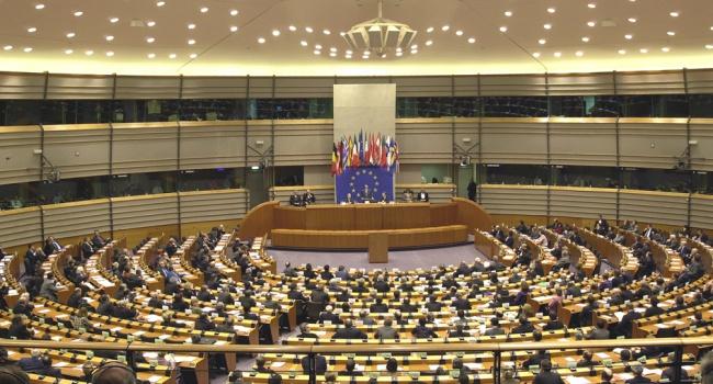 Европарламент ужесточил меры контроля над оружием