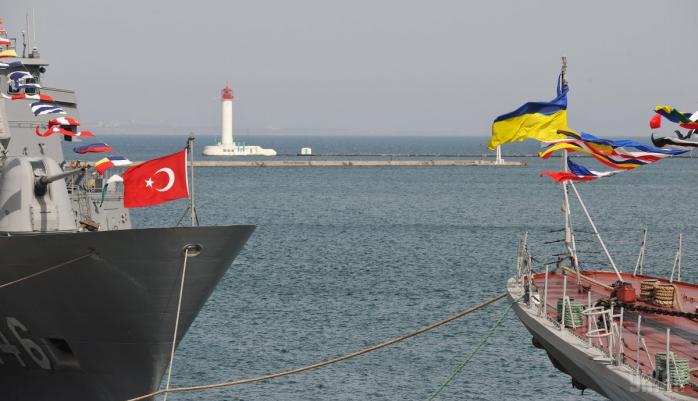 Турция запретила своим суднам заходить в Крым